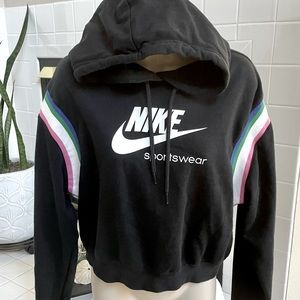Women’s Nike Sportware Black Hooded Pullover Sweater-XS